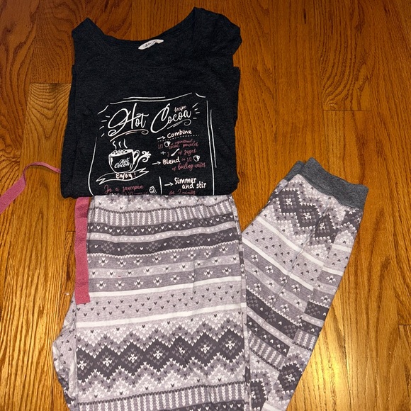 PJ set from Reitmans - Picture 1 of 7